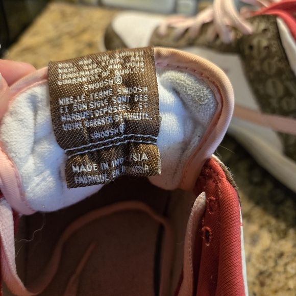 Vintage Nike Dunk Low XOXO Valentine's Day Size 7Y - Picture 6 of 9